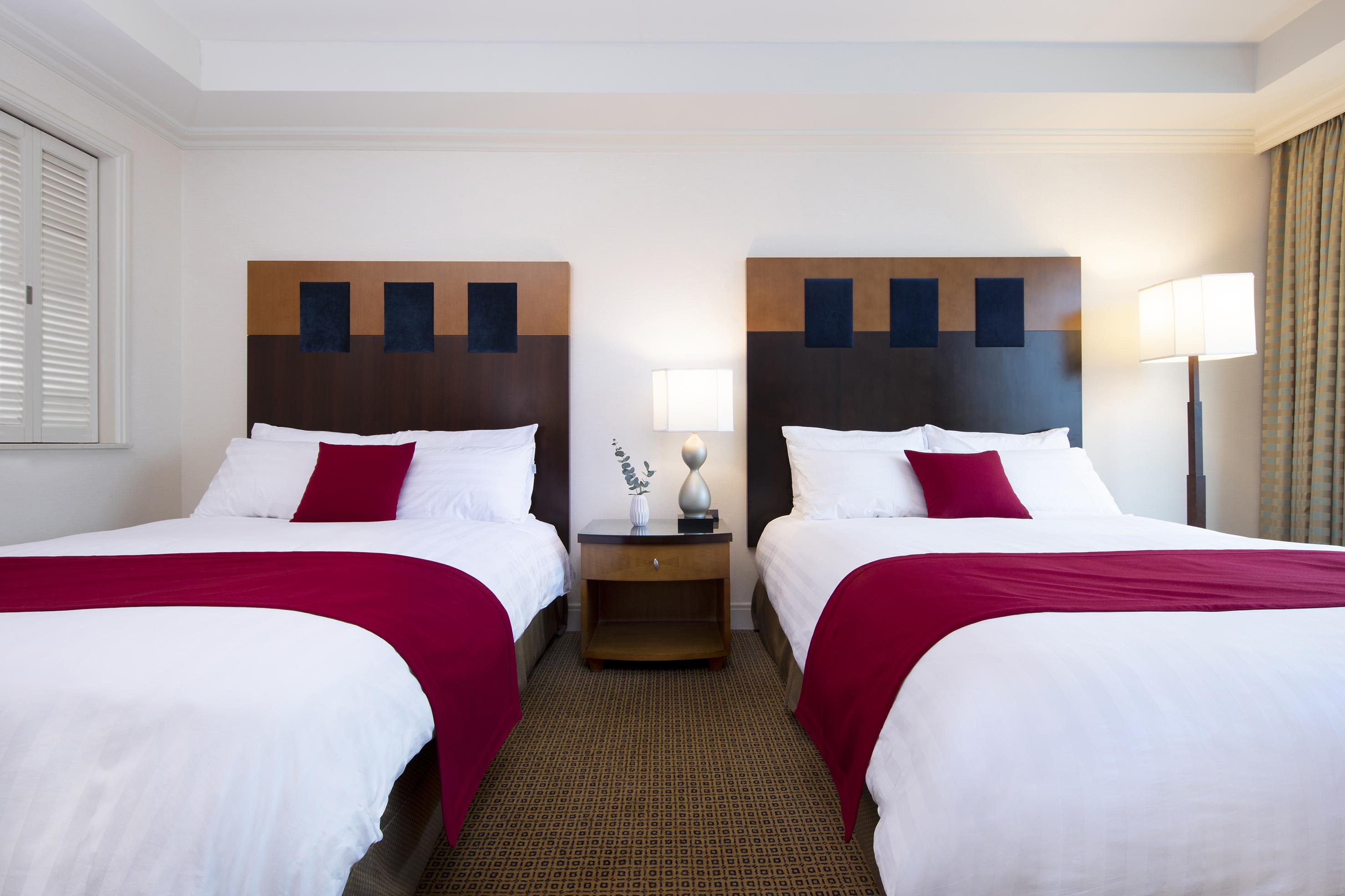 Hotel Ramada Plaza By Wyndham Jeju Ocean Front Exteriér fotografie A guest room at the Hotel Commonwealth