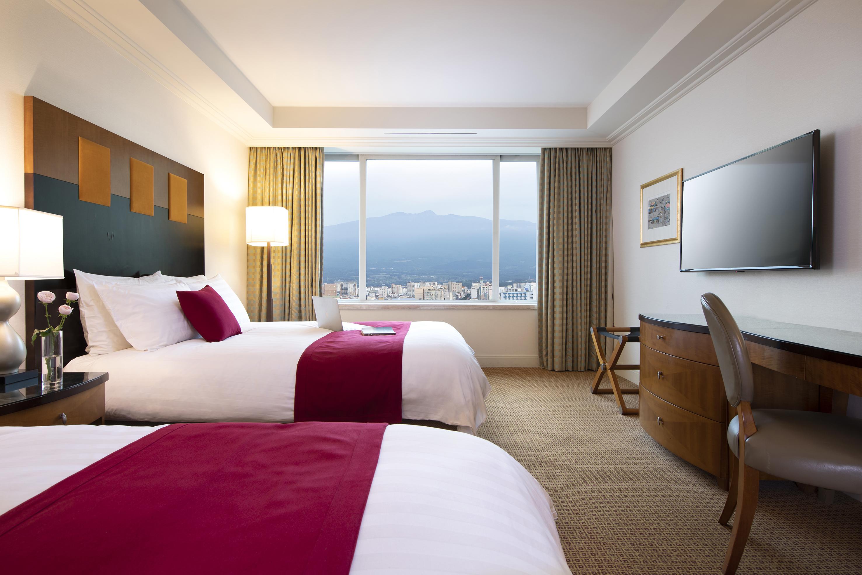Hotel Ramada Plaza By Wyndham Jeju Ocean Front Exteriér fotografie